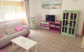 Apartamento De 3 Habitaciones Cercano A La Playa